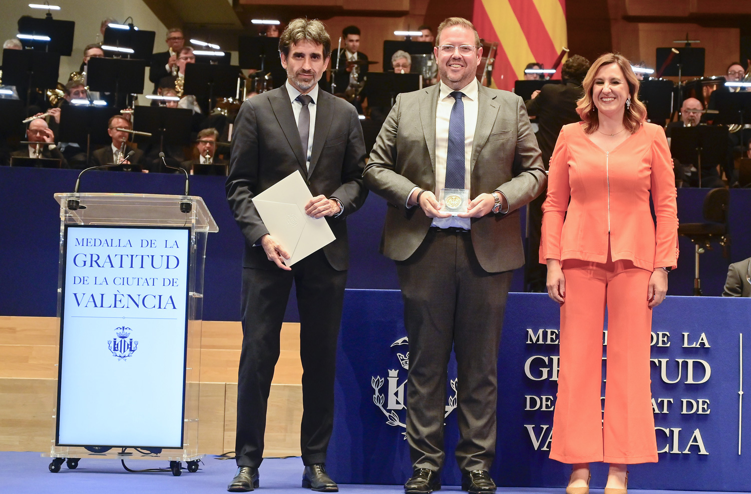 Grupo JV, distinguido con la Medalla de la Gratitud de la Ciudad de València por su ejemplar solidaridad en el incendio de Campanar